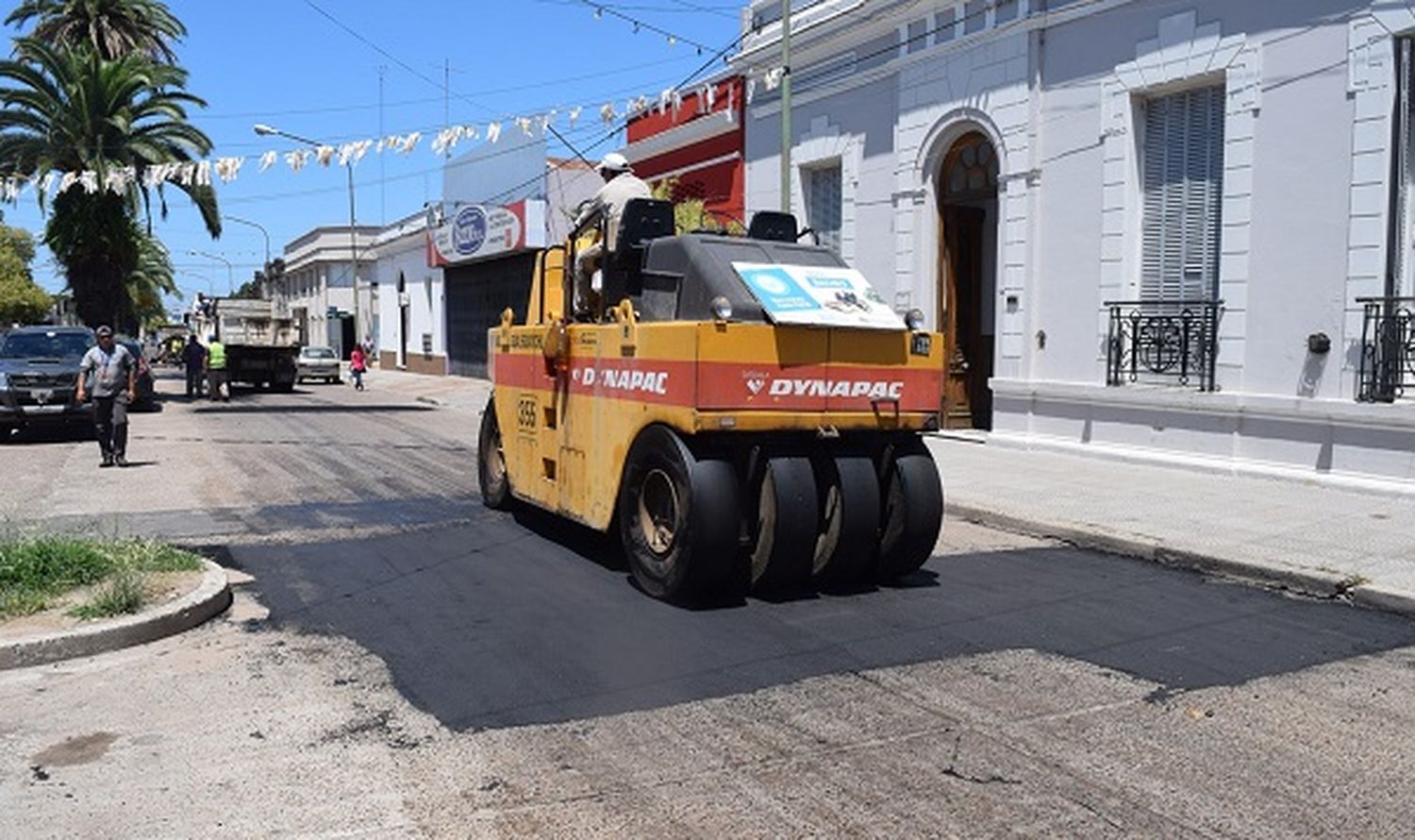 Realizan trabajos de bacheo en calles del centro de la ciudad 