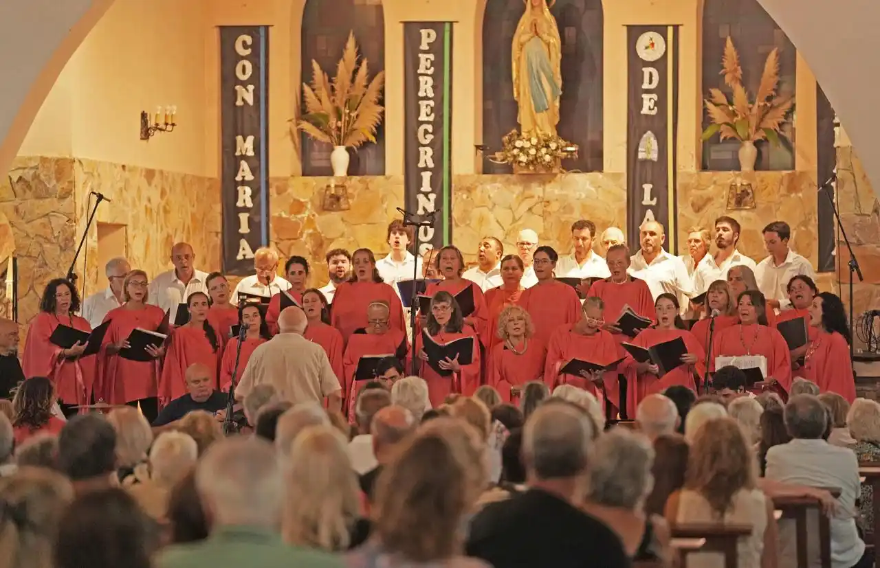 Gran convocatoria. Y un clima especial en la Parroquia Nuestra Señora de Lourdes