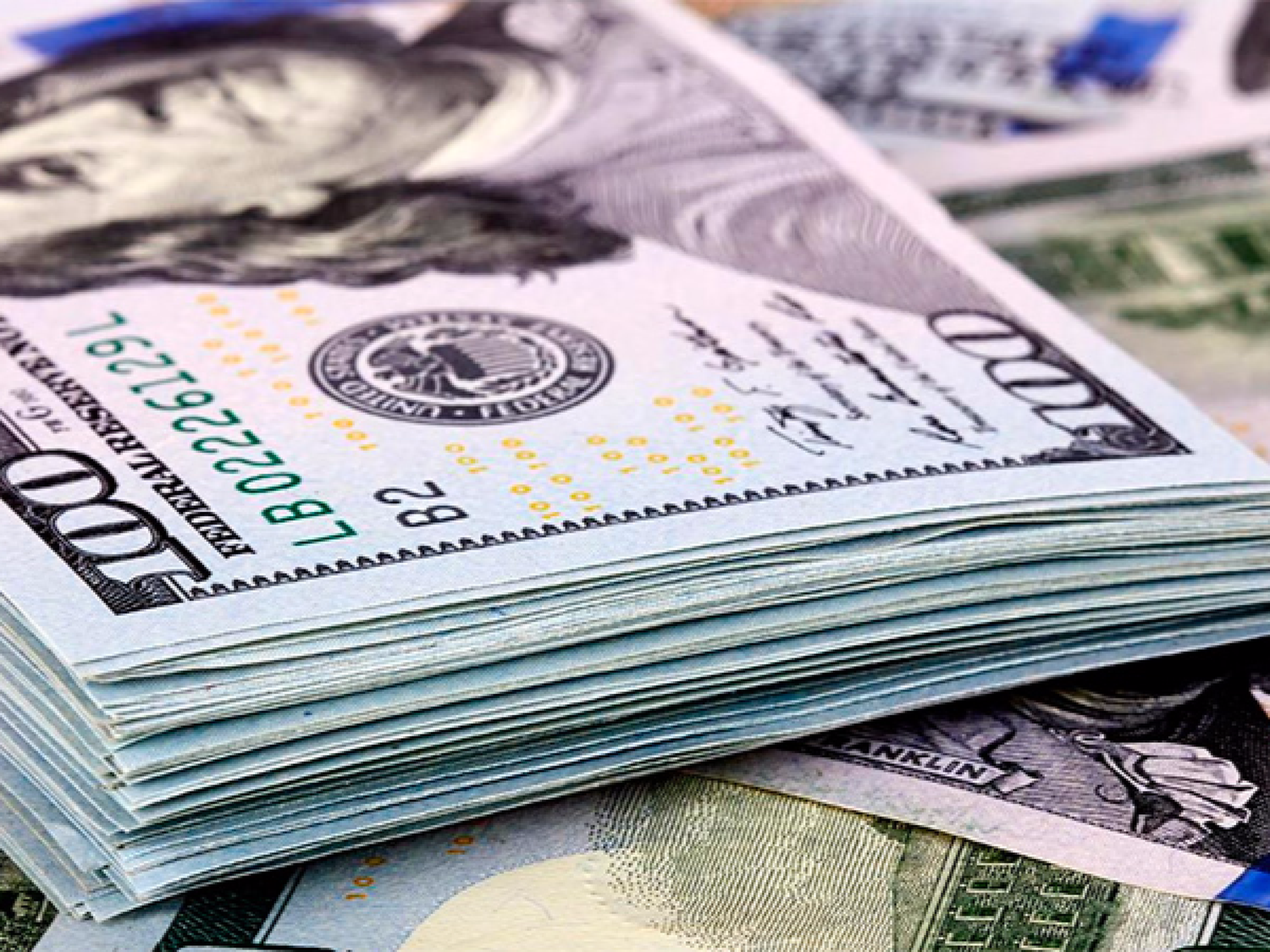 El dólar finalizó la semana con tendencia negativa y cerró $37,81