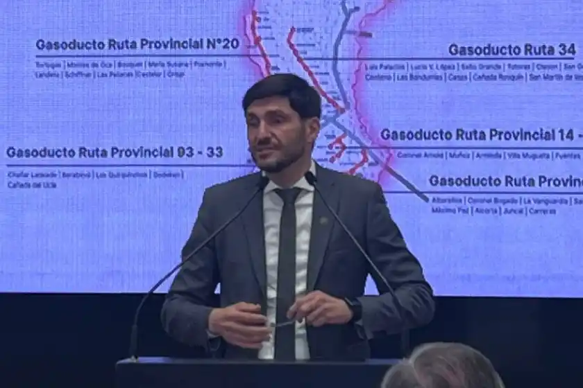 Pullaro presentó plan de gasificación: "La plata para hacer las inversiones sale del orden y la eficiencia"