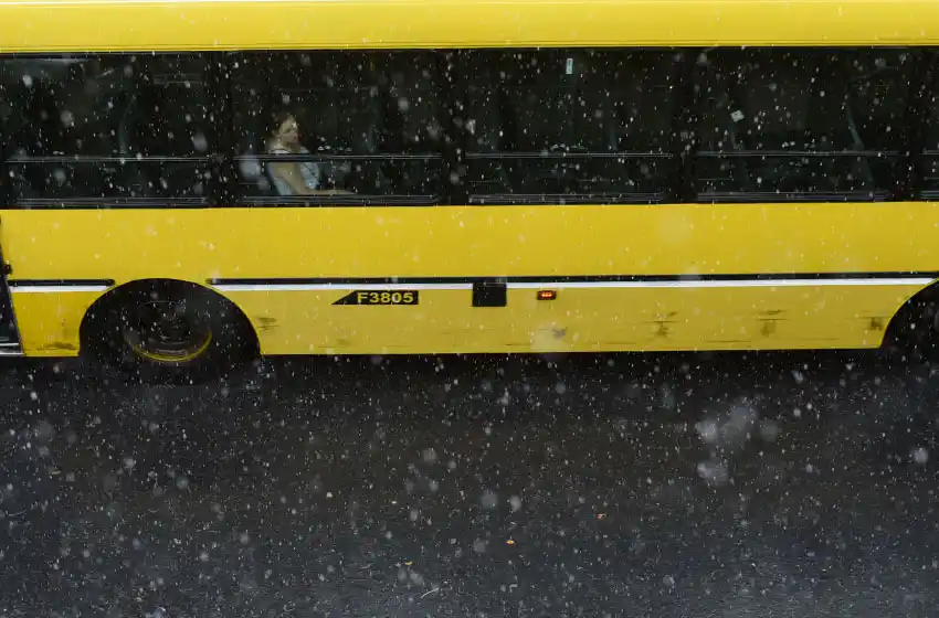 Para mirarla desde el balcón: luego del amague, la lluvia llegó a Rosario