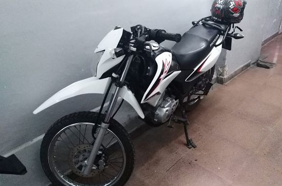 Un motociclista murió y otros dos resultaron heridos en un fuerte choque