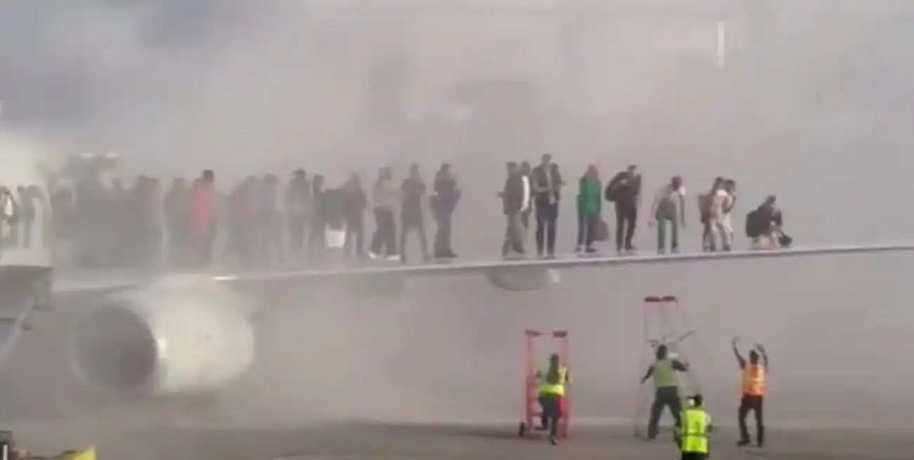 Todos los pasajeros y tripulantes fueron evacuados