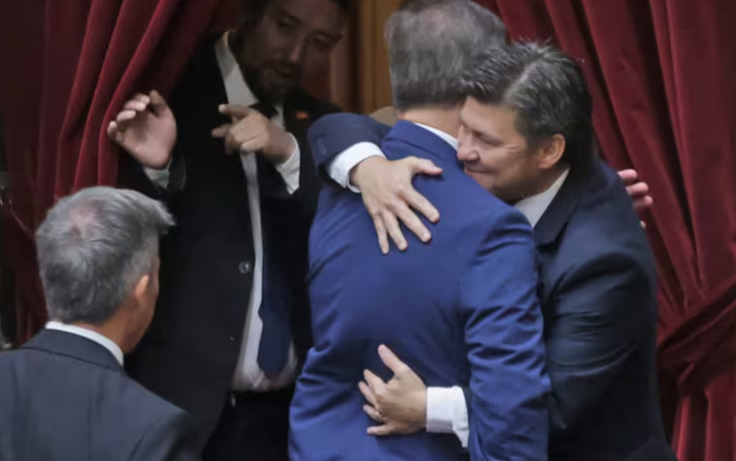 La insólita disculpa de un diputado libertario tras una pelea en la Cámara baja: “¿Querés que te dé un pico?”