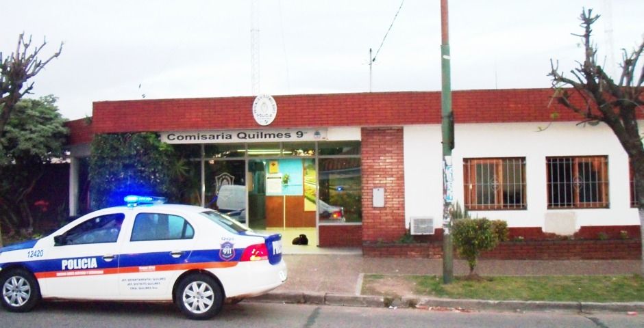 Insólito: En Ezpeleta, le roban a un policía el arma reglamentaria 