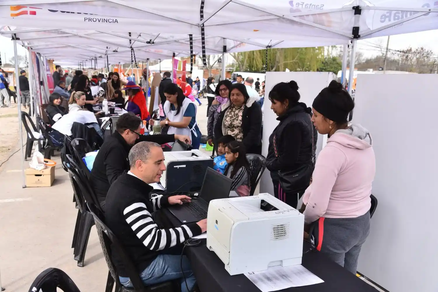 El programa Santa Fe Acá, brinda asesoramiento a usuarios de todo Santa Fe para anotarse al Registro de Subsidios de Energía.