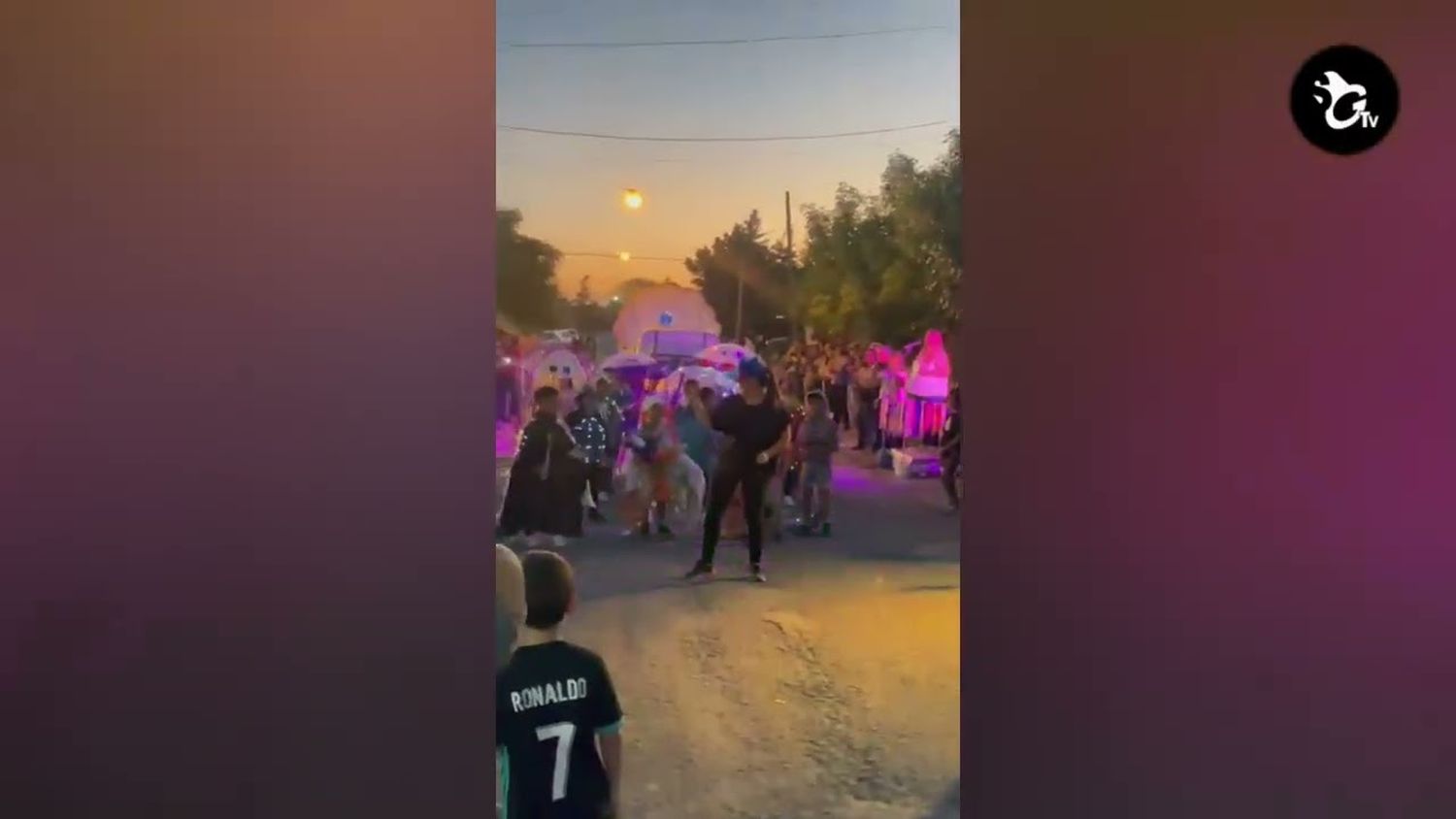 Video: Fin de curso con fiesta de murgas y carrozas