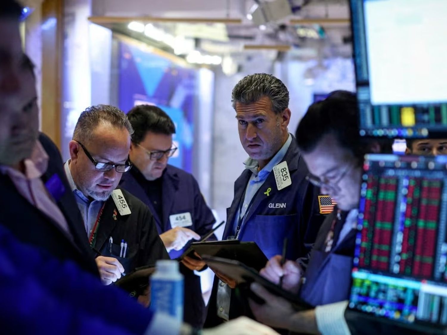 Cayeron los bonos y las acciones argentinas en Wall Street tras la polémica por las criptos