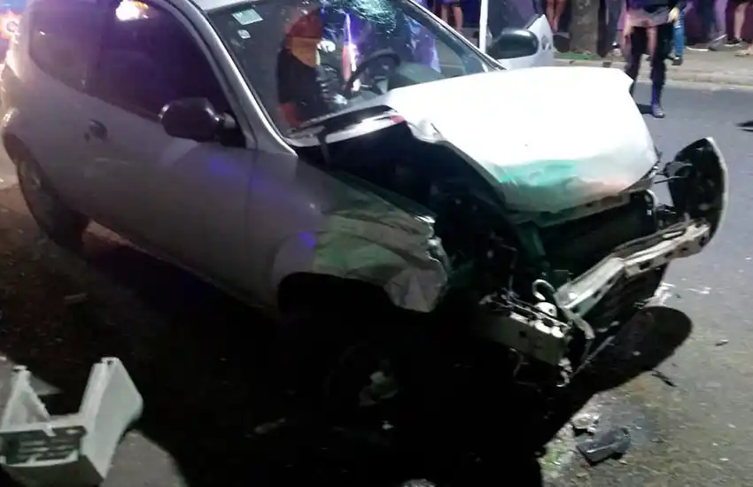 Un hombre chocó en estado de ebriedad, se dio a la fuga y quedó detenido