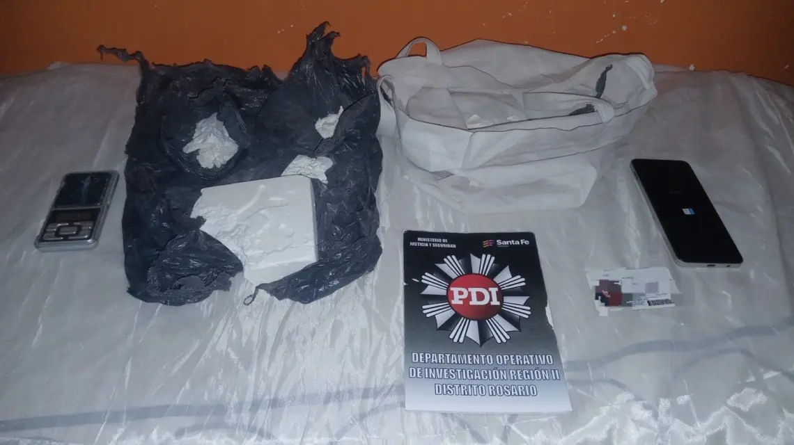 Un allanamiento por amenazas y extorsiones terminó con una mujer detenida con más de medio kilo de cocaína