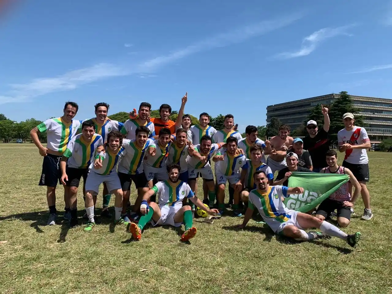 Con mayoría de jugadores de la ciudad, La Perla ER llegó a la máxima categoría de la UBA