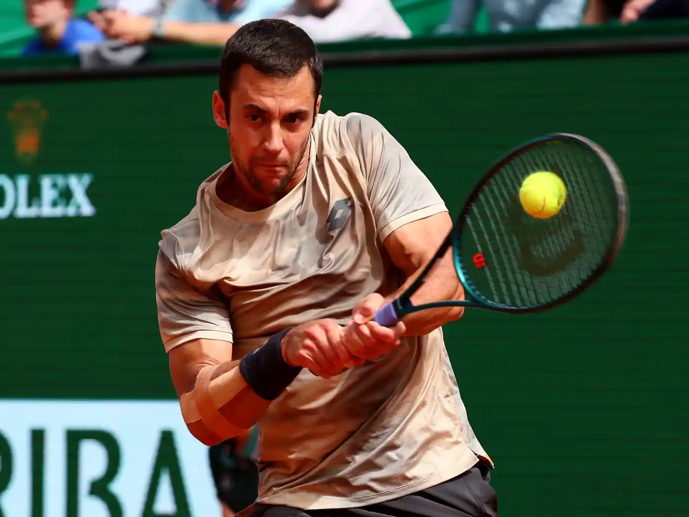 Laslo Djere no ganaba un torneo desde 2020. (REUTERS/Denis Balibouse)