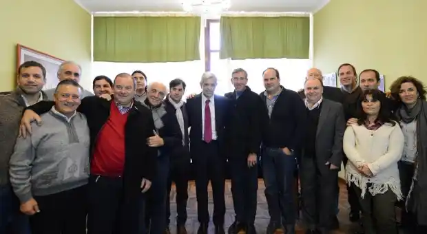 Legisladores e intendentes de quinta sección apoyan a Julián Domínguez