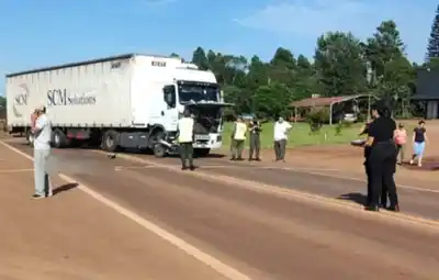 Tragedia en la Ruta 14: conducía un cuatriciclo eléctrico, lo chocó un camión y murió