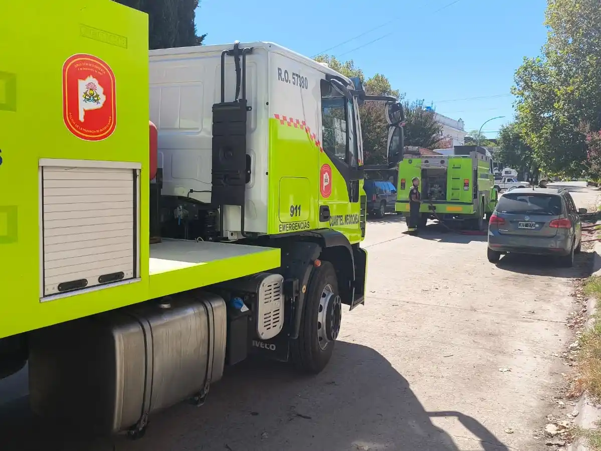 Rápido. El accionar de los bomberos para controlar el fuego