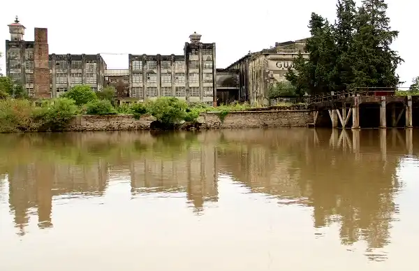 El Municipio ya piensa en recuperar el ex Frigorífico y prolongar la Costanera