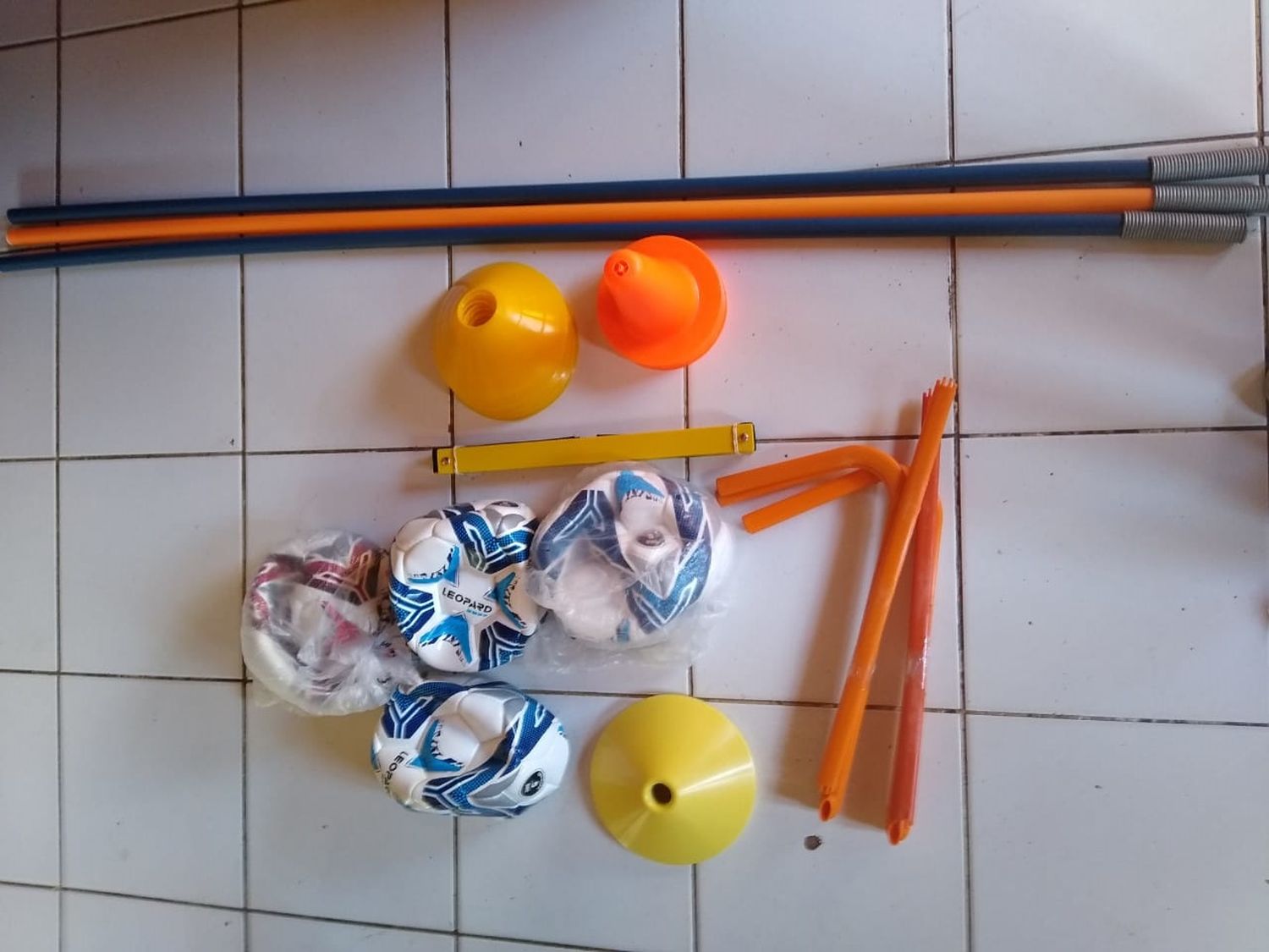 El fútbol infantil de América se recupera del robo con donaciones de vecinos, entre ellos un fundador del club