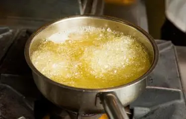 PADRE E HIJO son quemados con aceite hirviendo en una pelea en New York