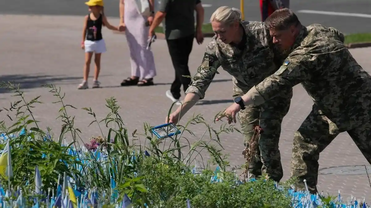 Ucrania recupera los cuerpos de 250 de sus militares fallecidos