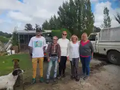 La Elena: 13 familias sin agua, una obra que nunca se hizo y los vecinos que zanjearon por su cuenta