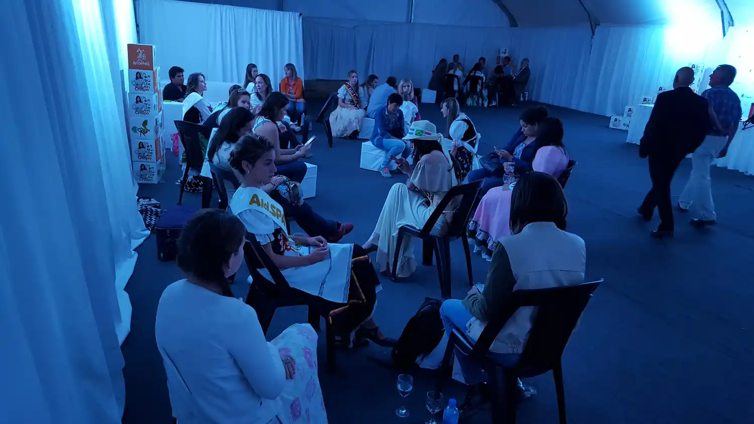 Las candidatas a embajadora se presentaron ante el jurado