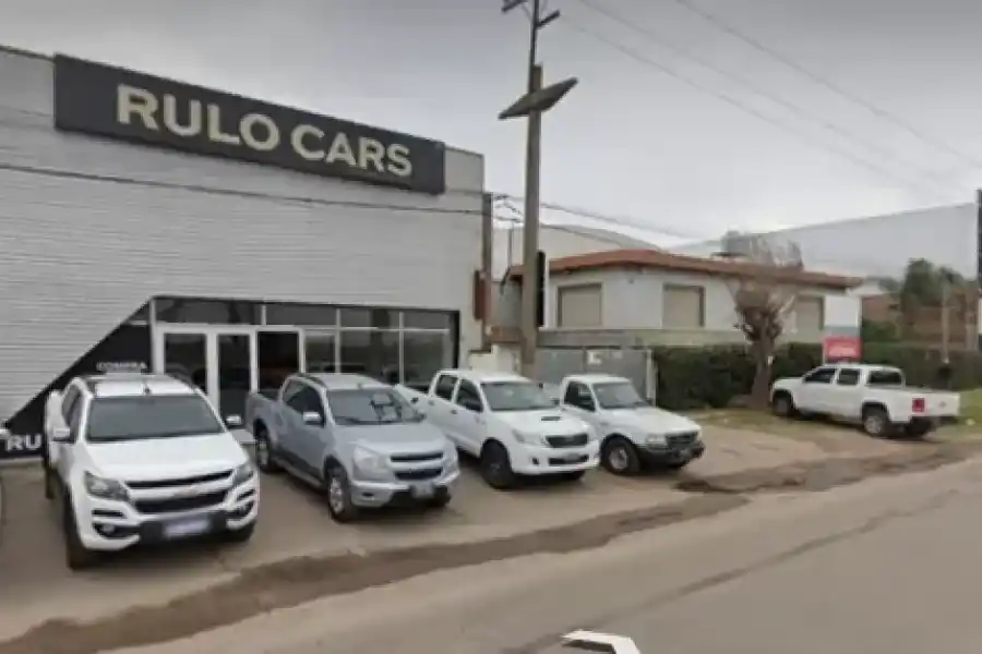 Balearon una concesionaria en el Sur santafesino: hirieron a un empleado y lucha por su vida