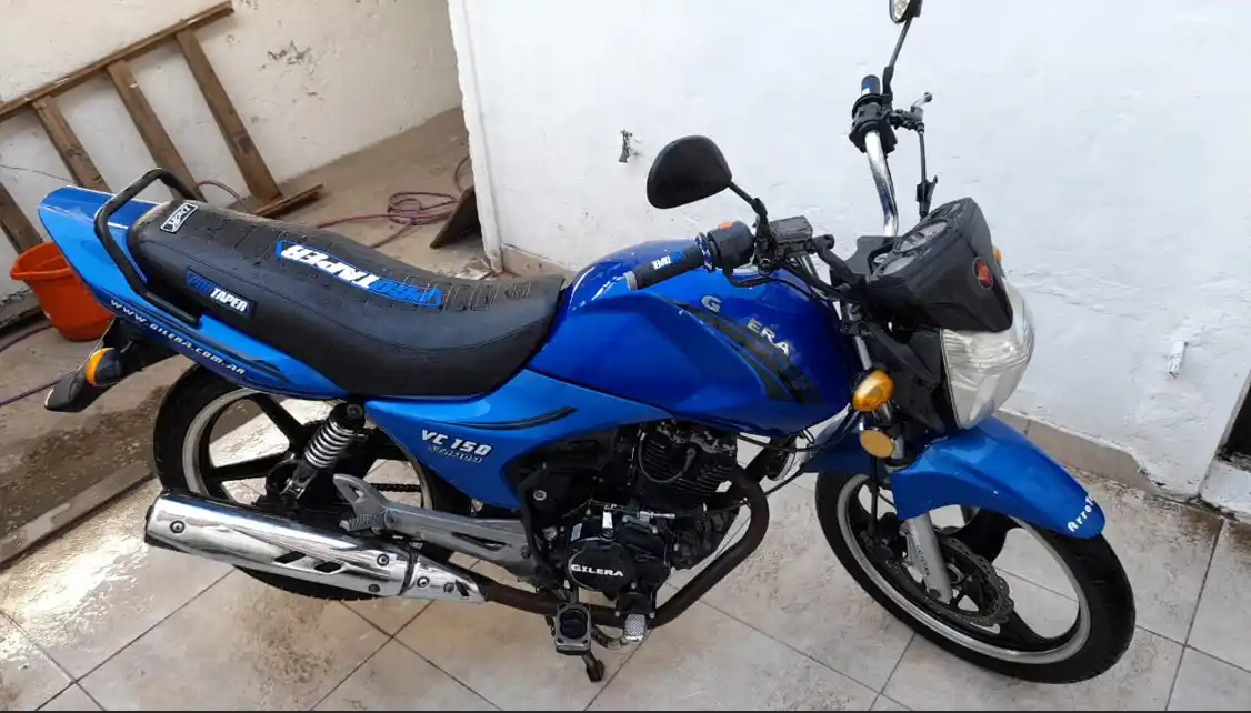 Robaron una moto de una cochera de pleno centro