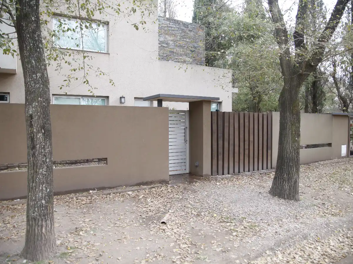 Robaron tres televisores de una casa de barrio Las Rosas 