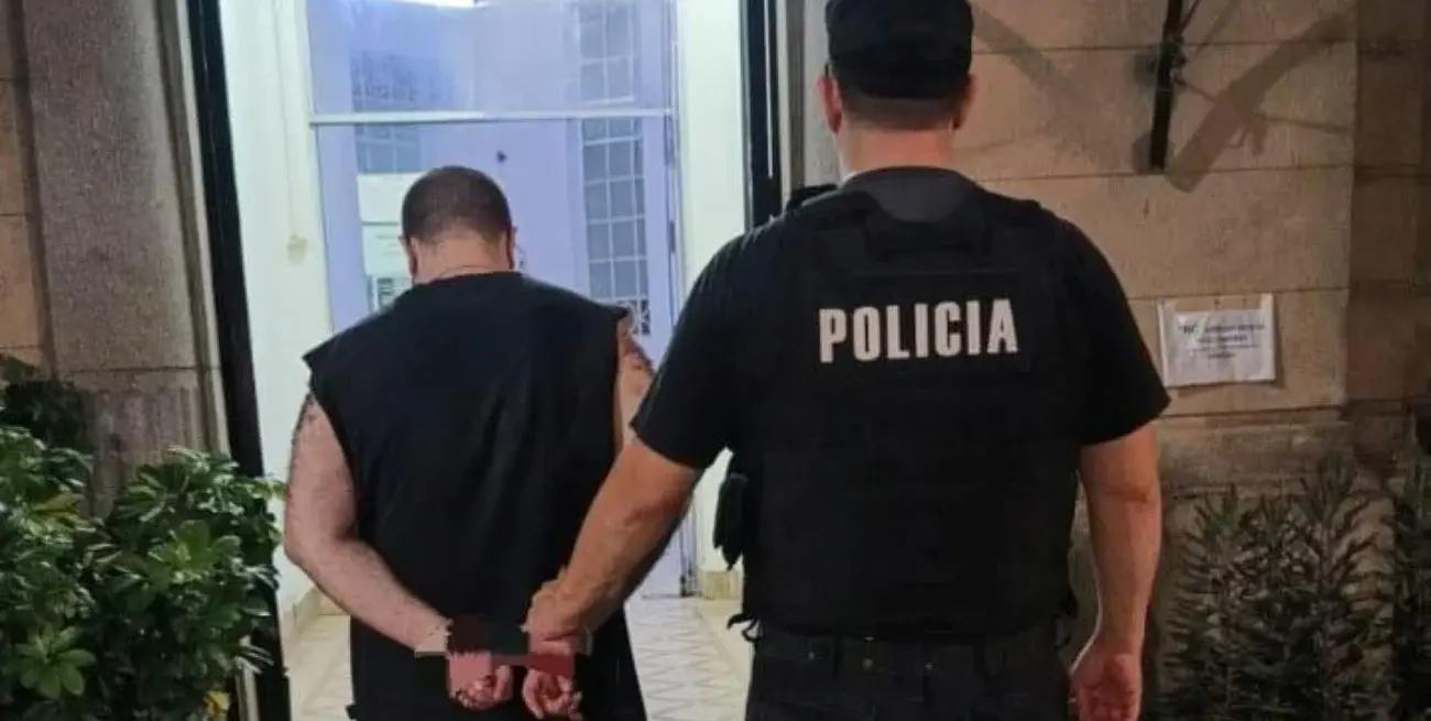 Olvidó una cartera en la sala de espera del hospital Cullen y se la robaron: el ladrón cayó con más de 100 mil pesos