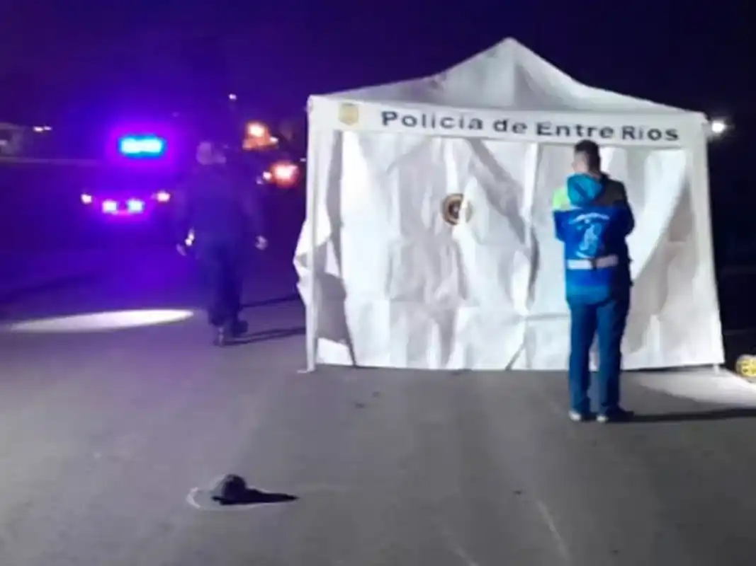 Accidente fatal: un motociclista murió y dos ciclistas resultaron heridos