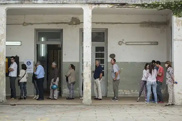 Hoy no habrá clases en las escuelas donde se votó