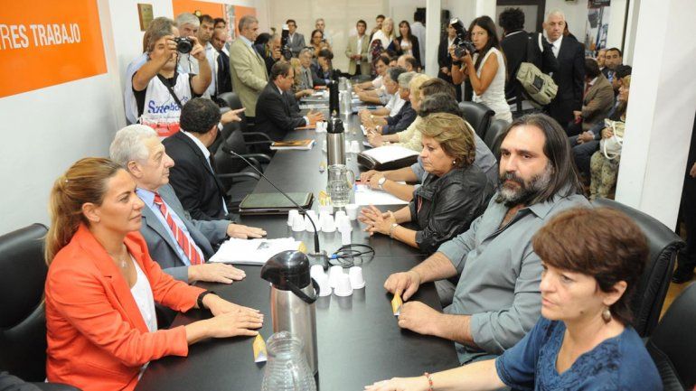Paritarias 2015: Tras rechazar el 25%, el Gobierno recibe a los docentes