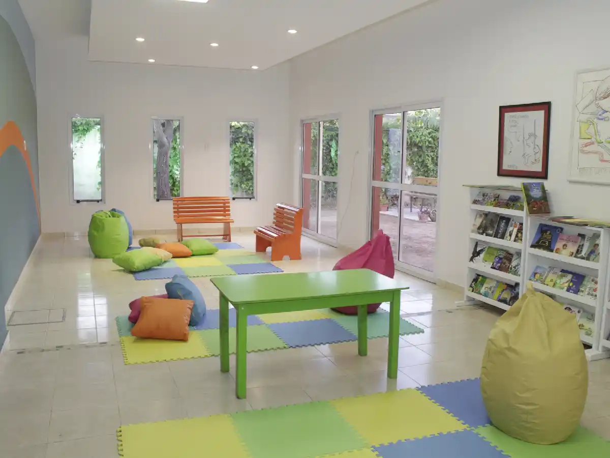 En Arroyito, los más chicos tienen un espacio renovado para leer       
