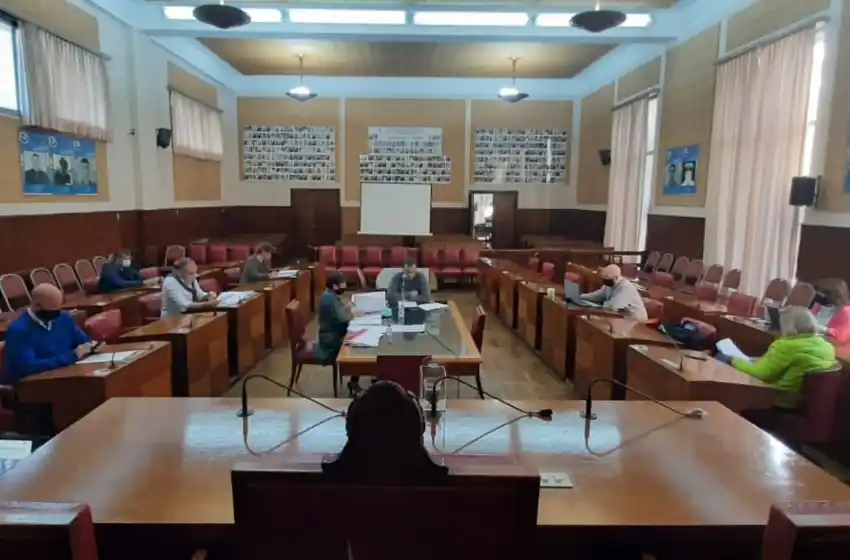 Tensión en el oficialismo: el titular del bloque de Concejales de Montenegro pidió batería de modificaciones en el Pliego del transporte