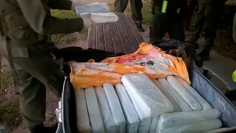 Ruta 14: Detuvieron a un hombre que viajaba con 17 kilos de marihuana