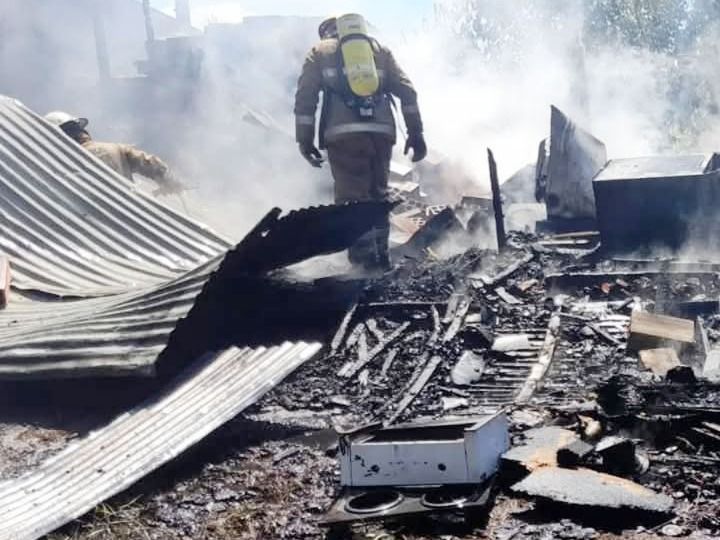 Un incendio destruyó vivienda y dejó a una menor gravemente herida