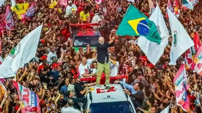 Del "freno a la derecha" a la "remontada histórica": así reflejó el mundo el triunfo de Lula