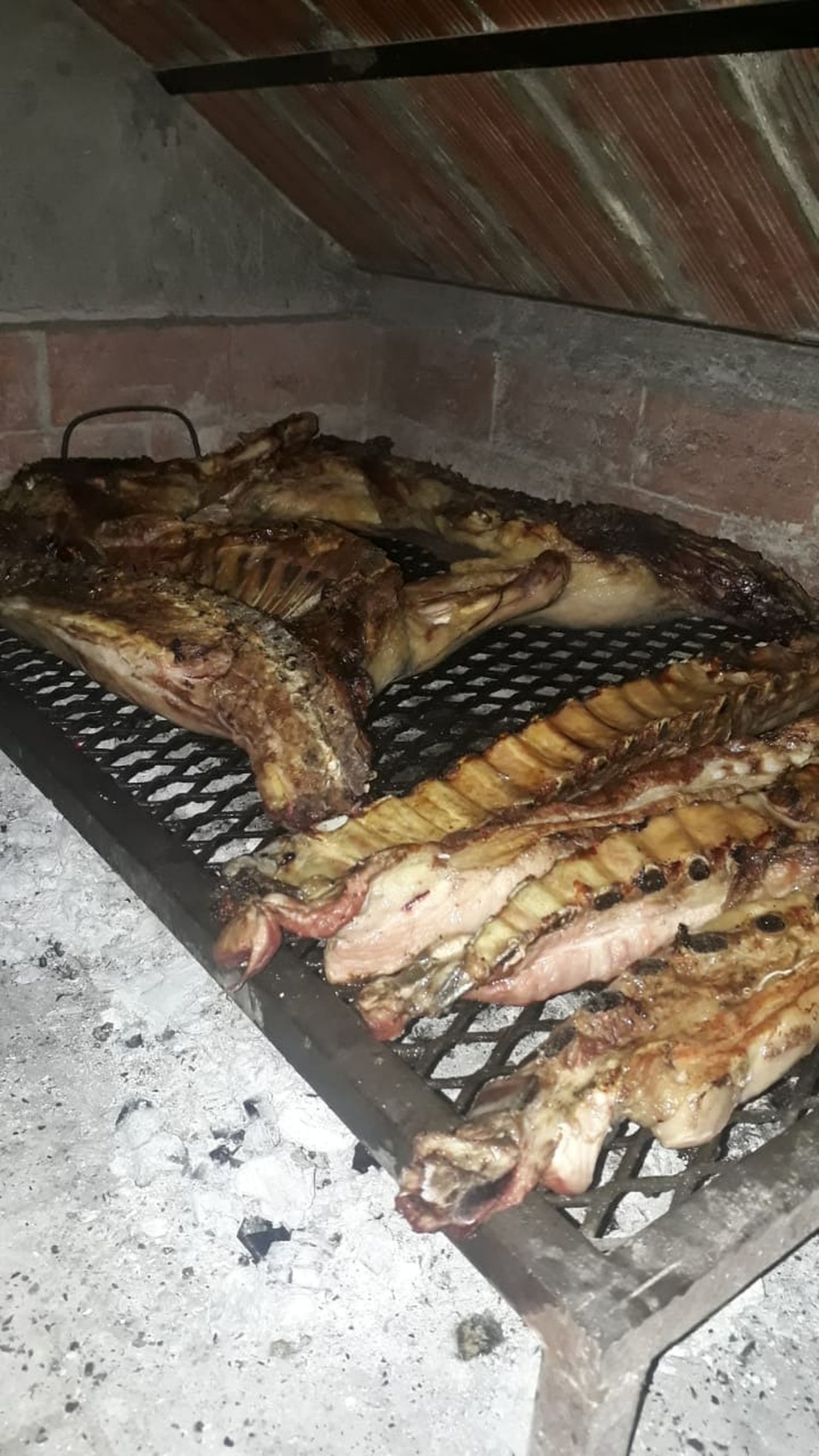 El intendente de Coronel Rosales se comió un asado con ex combatientes de Malvinas