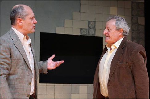 Zárate: Festejos para el 25 de Mayo con teatro de Roberto Carnaghi