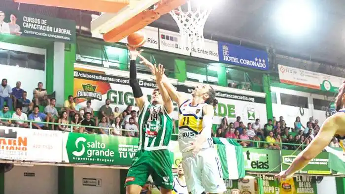 Estudiantes enfrenta  a Regatas Corrientes