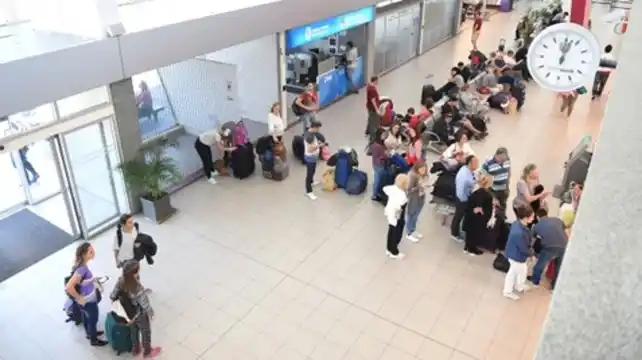 El aeropuerto de Rosario vive un verano a full