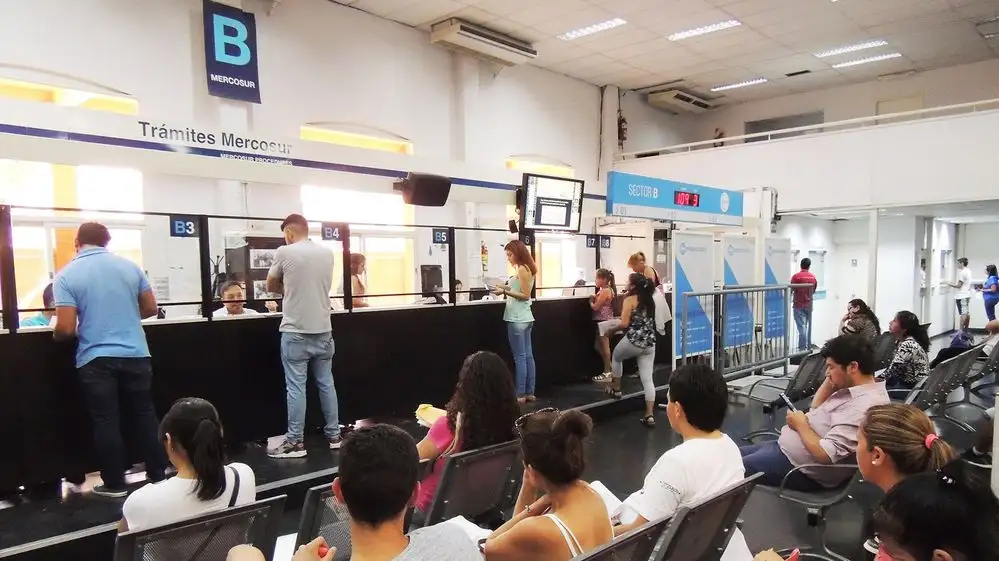 Qué dice el decreto de Macri que modifica la Ley de Migraciones