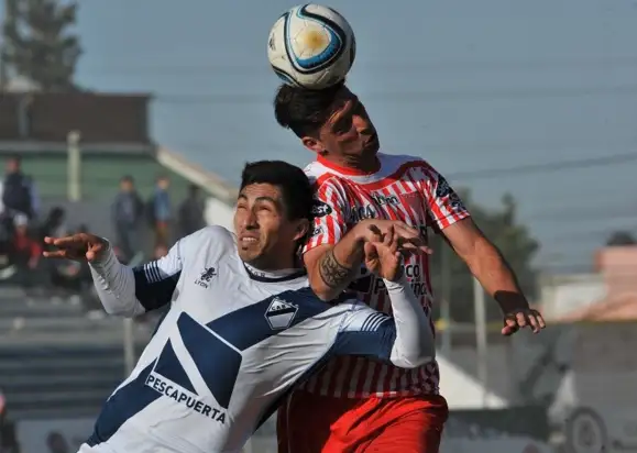 Brown logró la heróica y tendrá una chance más por la permanencia 