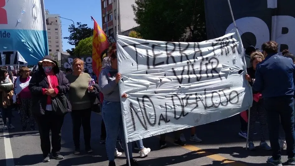 Marcha antes del desalojo de la toma: "Es la única forma que tenemos de ser escuchados"