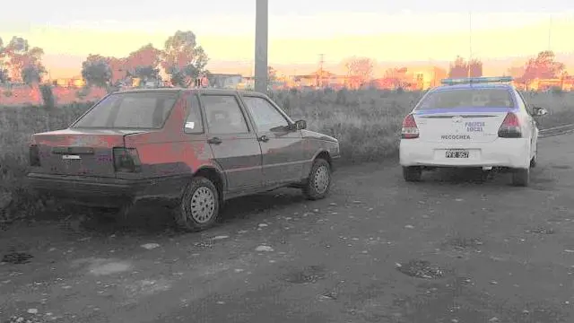 Otro auto sustraído fue abandonado por ladrones