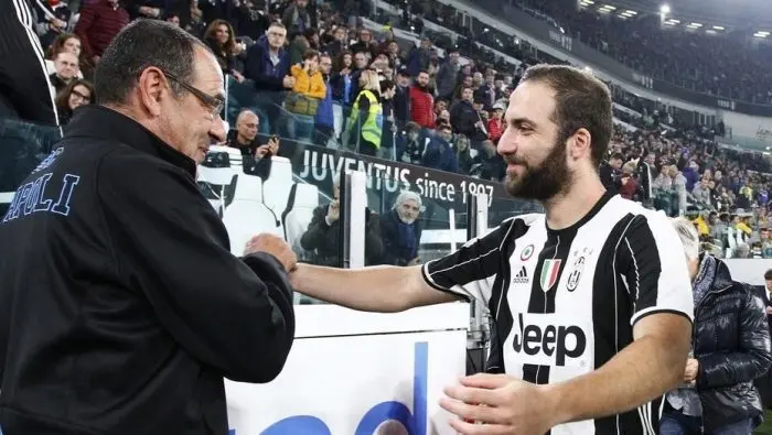 Se abre una puerta para que Higuaín juegue en la Premier League