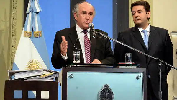 Parrilli denunció a Stiuso por contrabando y evasión