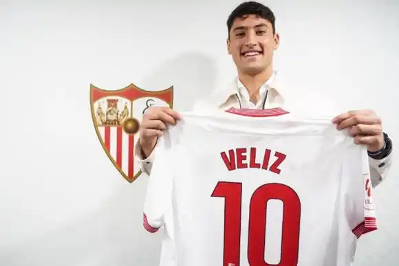 Alejo Véliz fue presentado en el Sevilla de España: "Llevar el 10 es muy lindo e intentaré dejar lo mejor de mí"