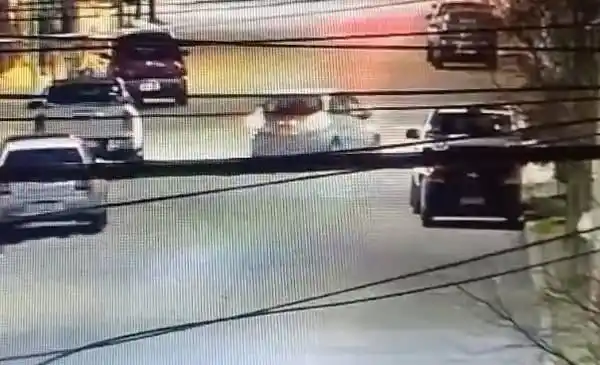 Arrastró a su expareja tras discutir en las calles de Ensenada