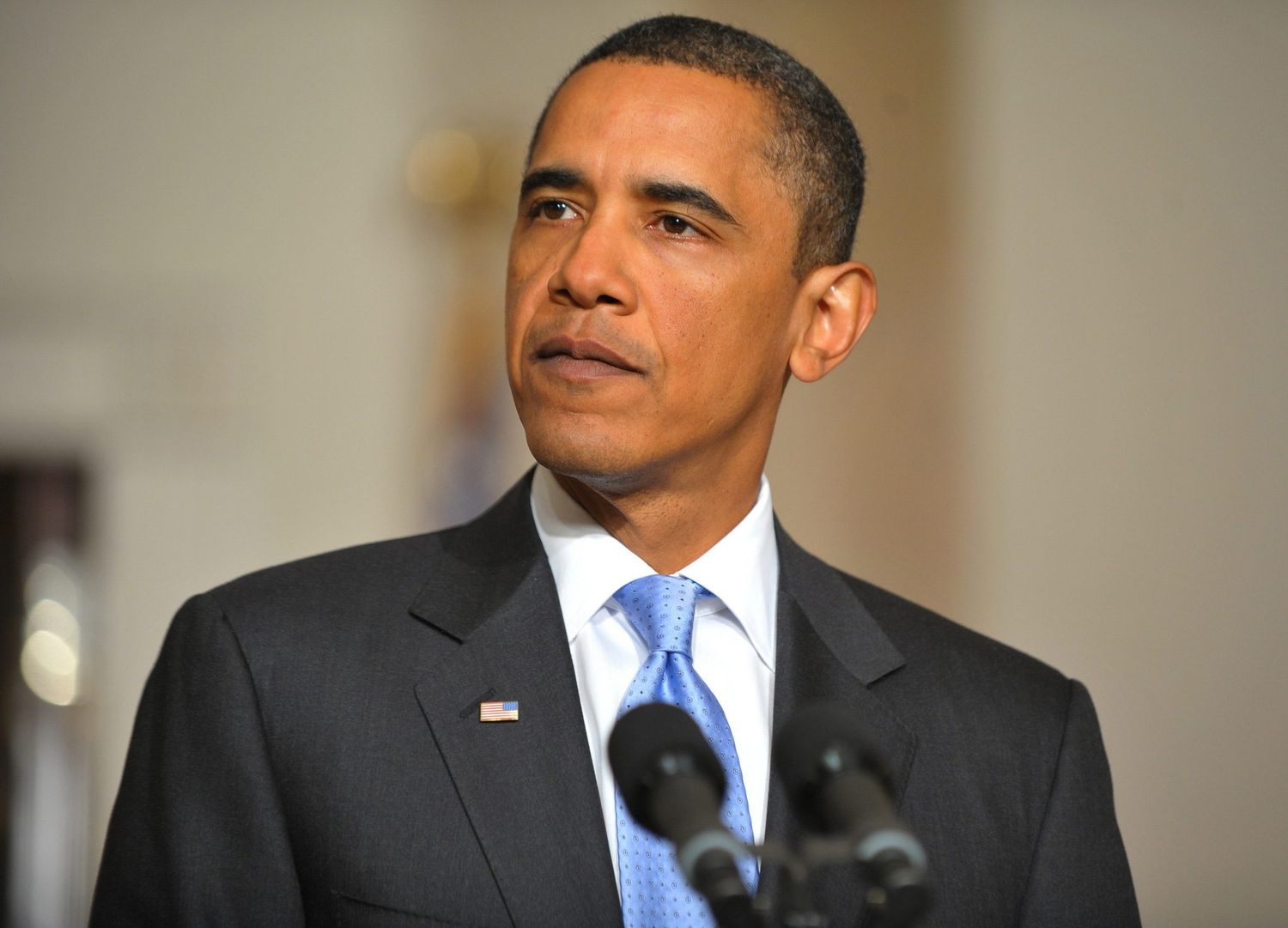 Obama expulsa a 35 espías rusos por hackeos en la campaña electoral